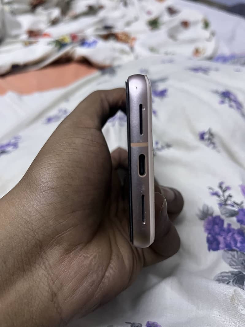 Google Pixel 8 3