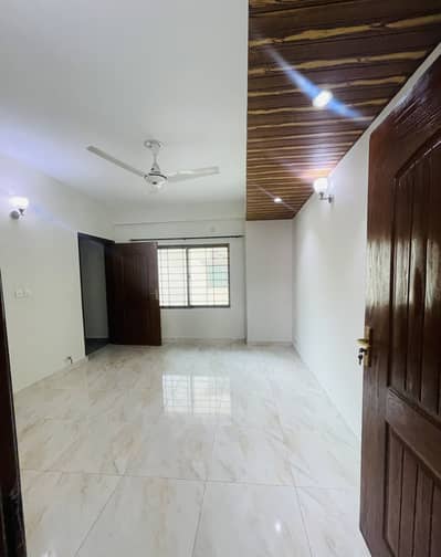 10 Marla 3 Bedroom Apartment Available For Sale In Askari 11 Lahore