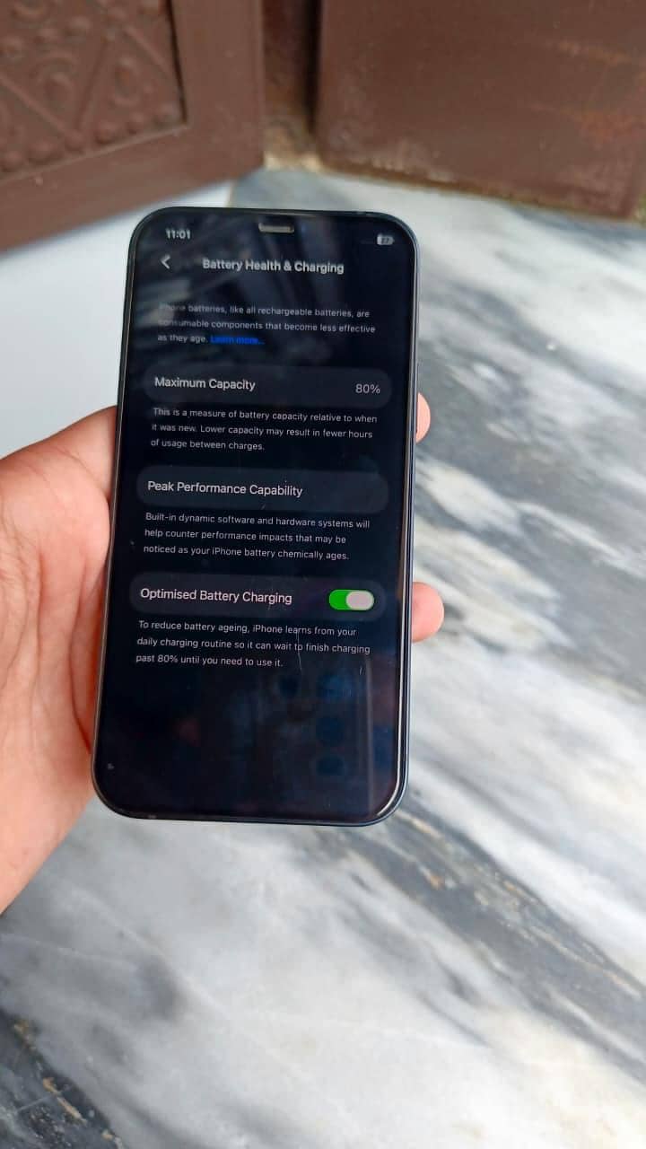 Apple iPhone 12 6