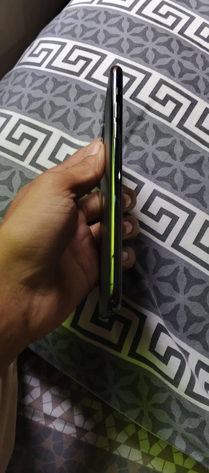 Apple iPhone 11 Pro Max 4