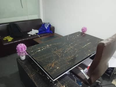 Exective Table new condtion