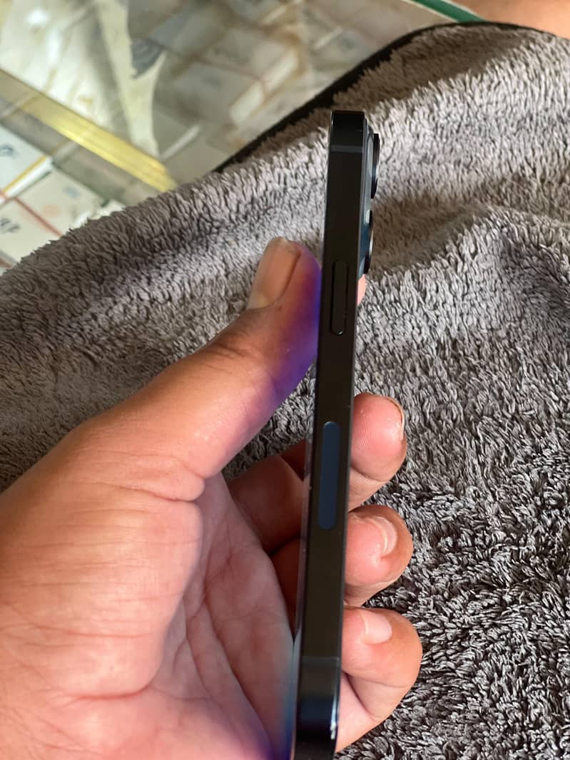 Apple iPhone 14 2
