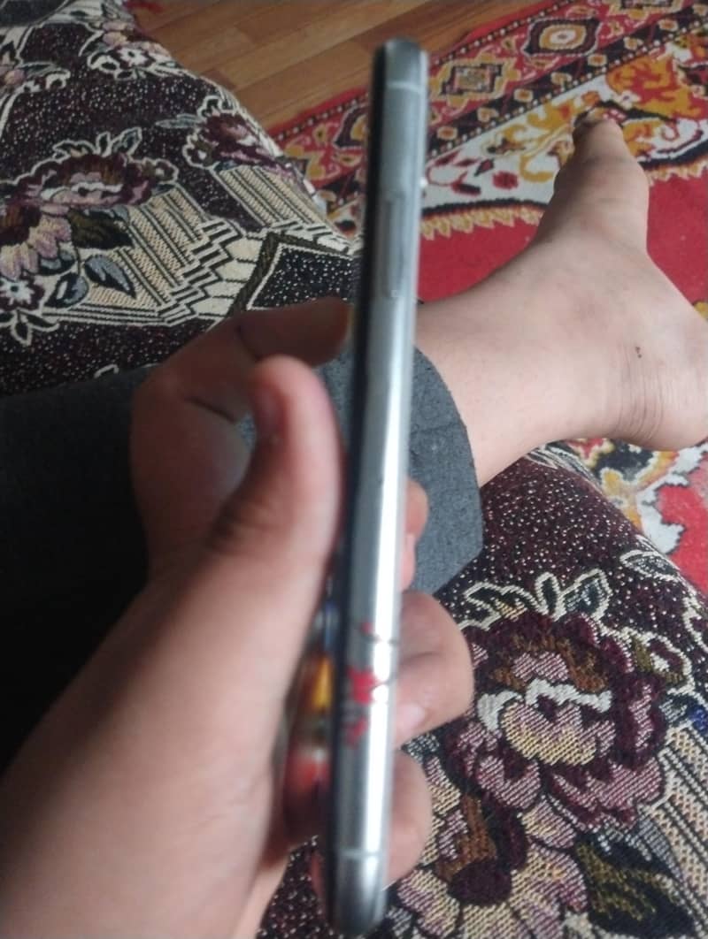 Apple iPhone X 3