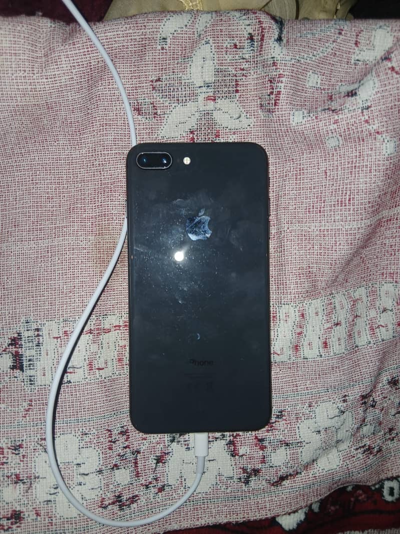 Apple iPhone 8 Plus 1