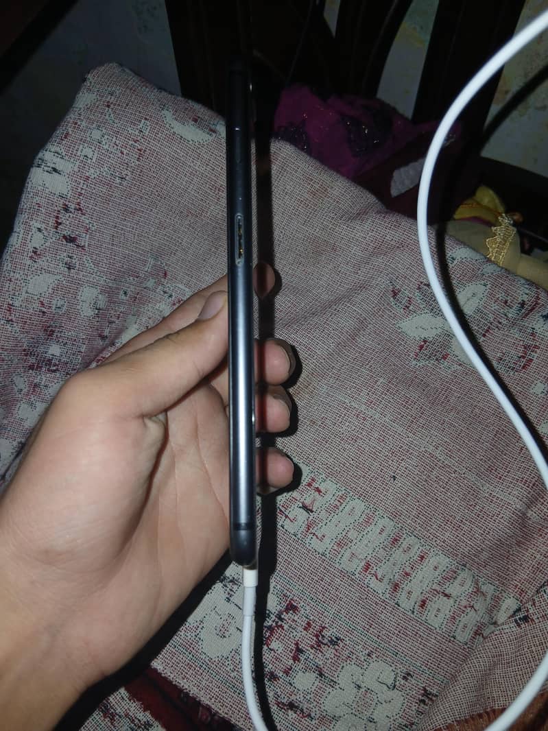 Apple iPhone 8 Plus 12