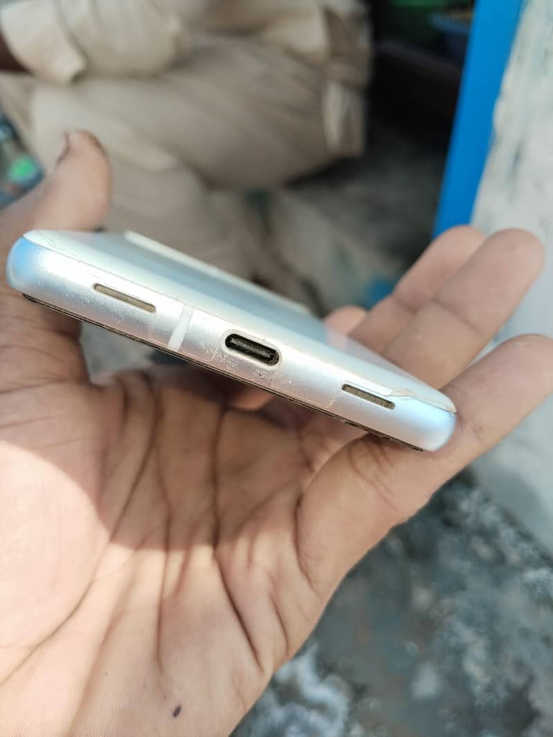 Google Pixel 7a 3