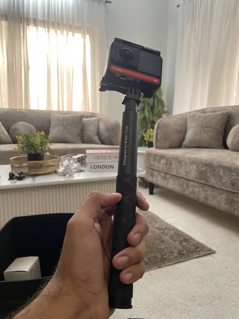 Insta 360 4k camera 0