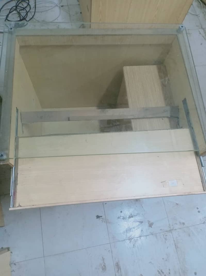Computer tables 0