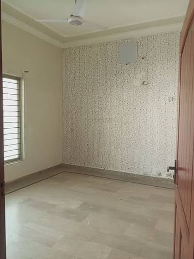 10 MARLA UPPER PORTION AVAILABLE FOR RENT ALLAMA IQBAL TOWN CIVIL HOSPITAL ROAD BAHAWALPUR