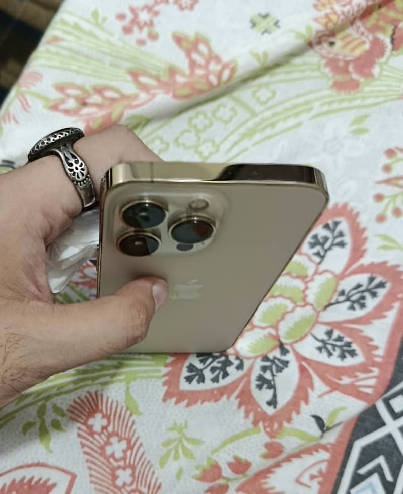 Apple iPhone 13 Pro 3