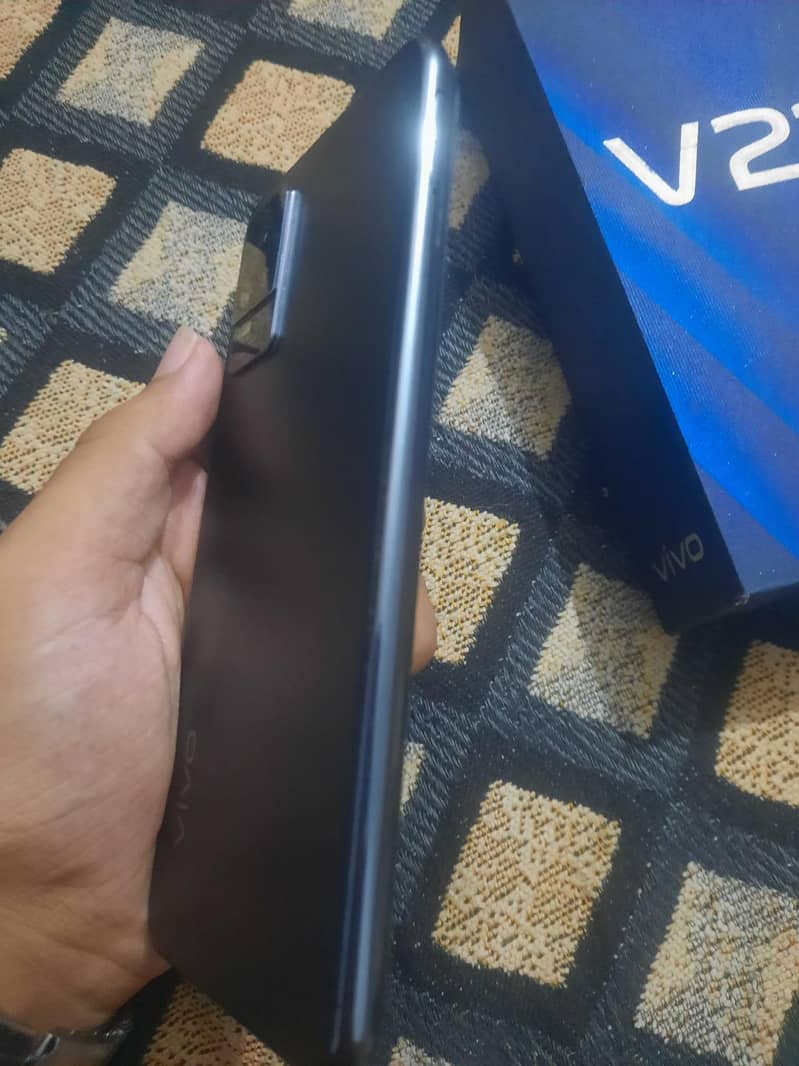 Vivo V21e 1