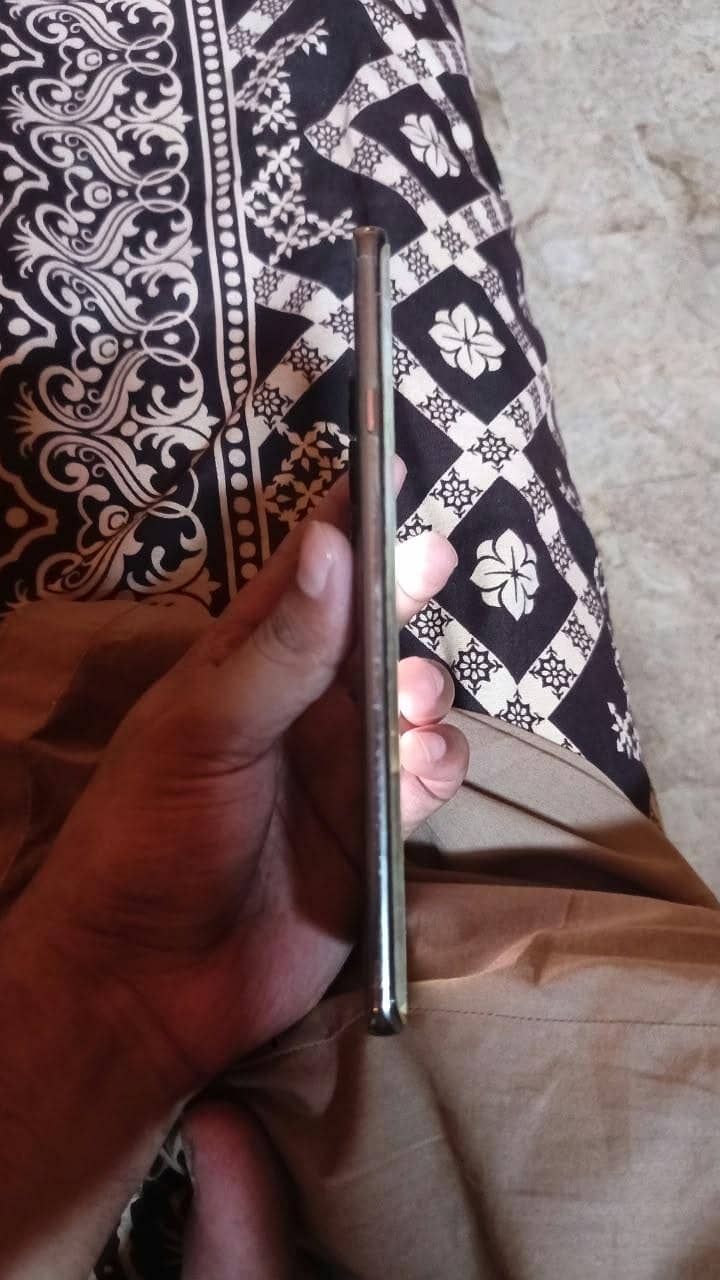 Tecno CAMON 40 Pro 6