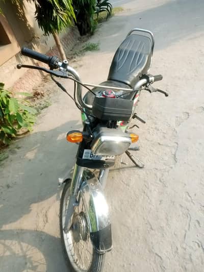 Honda 70 excellent condition same like new