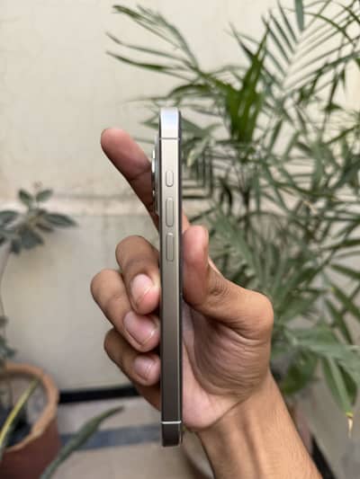 Apple iPhone 15 Pro jv