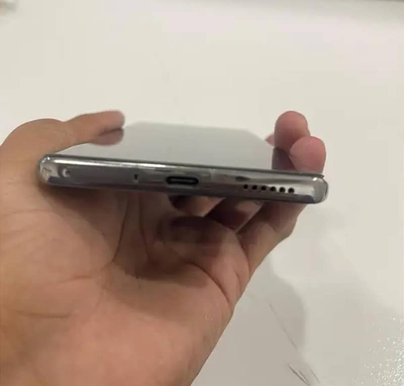 Tecno CAMON 40 Pro 0