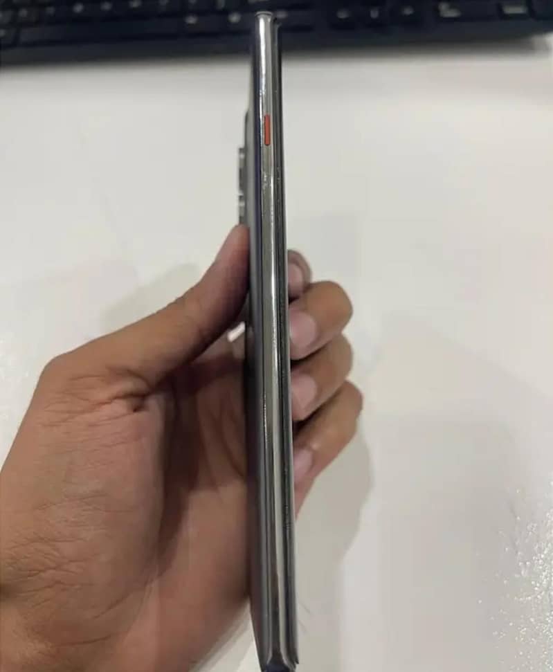 Tecno CAMON 40 Pro 4