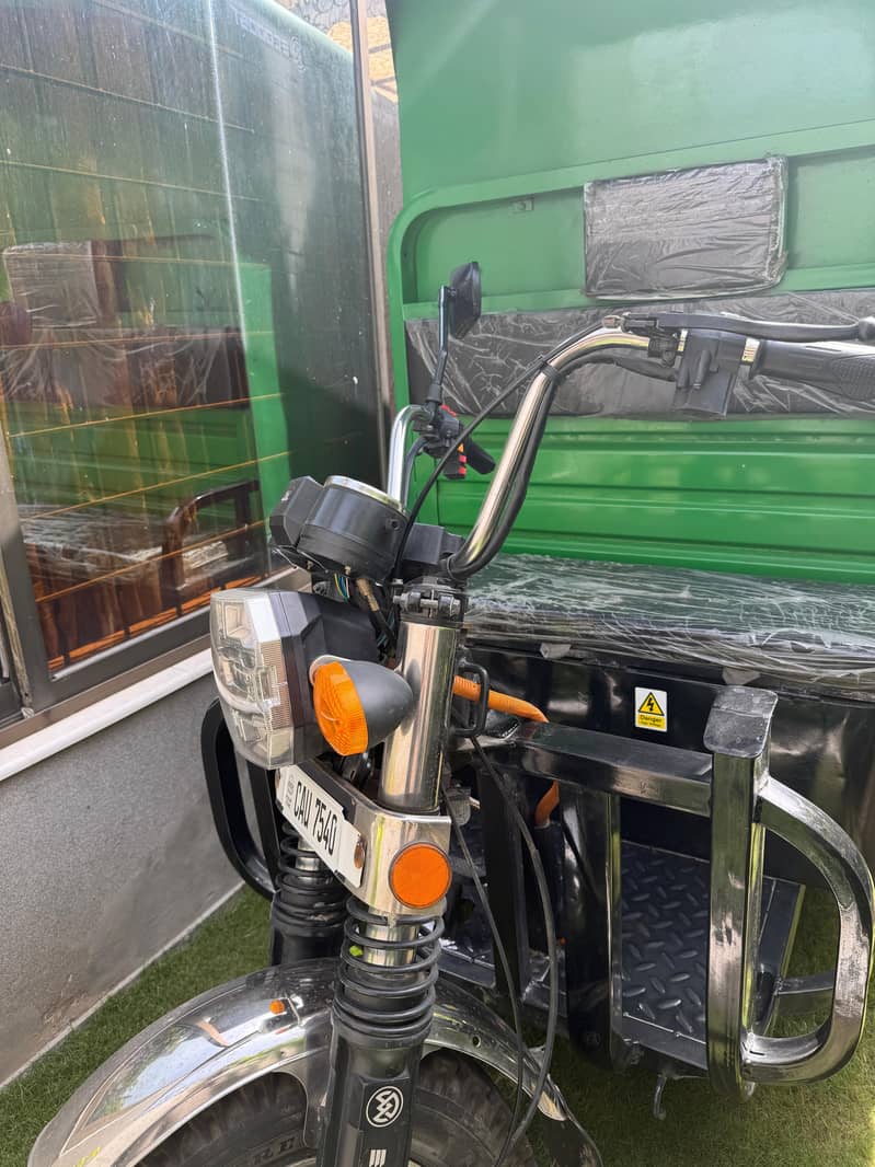 Electric loader cargo Rickshaw 3