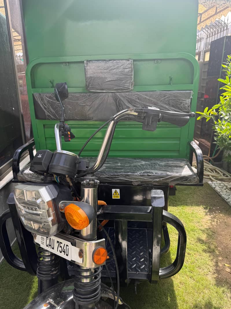 Electric loader cargo Rickshaw 5