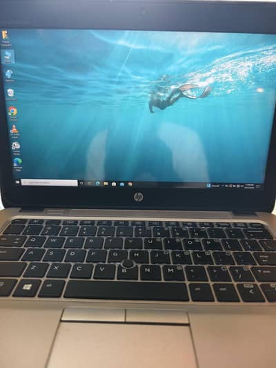 HP 820 G3 - 8/256