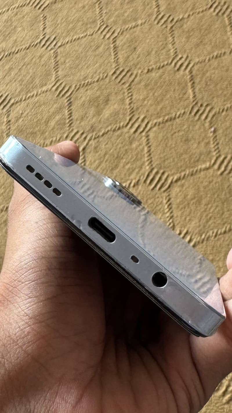 Realme Note 60 4