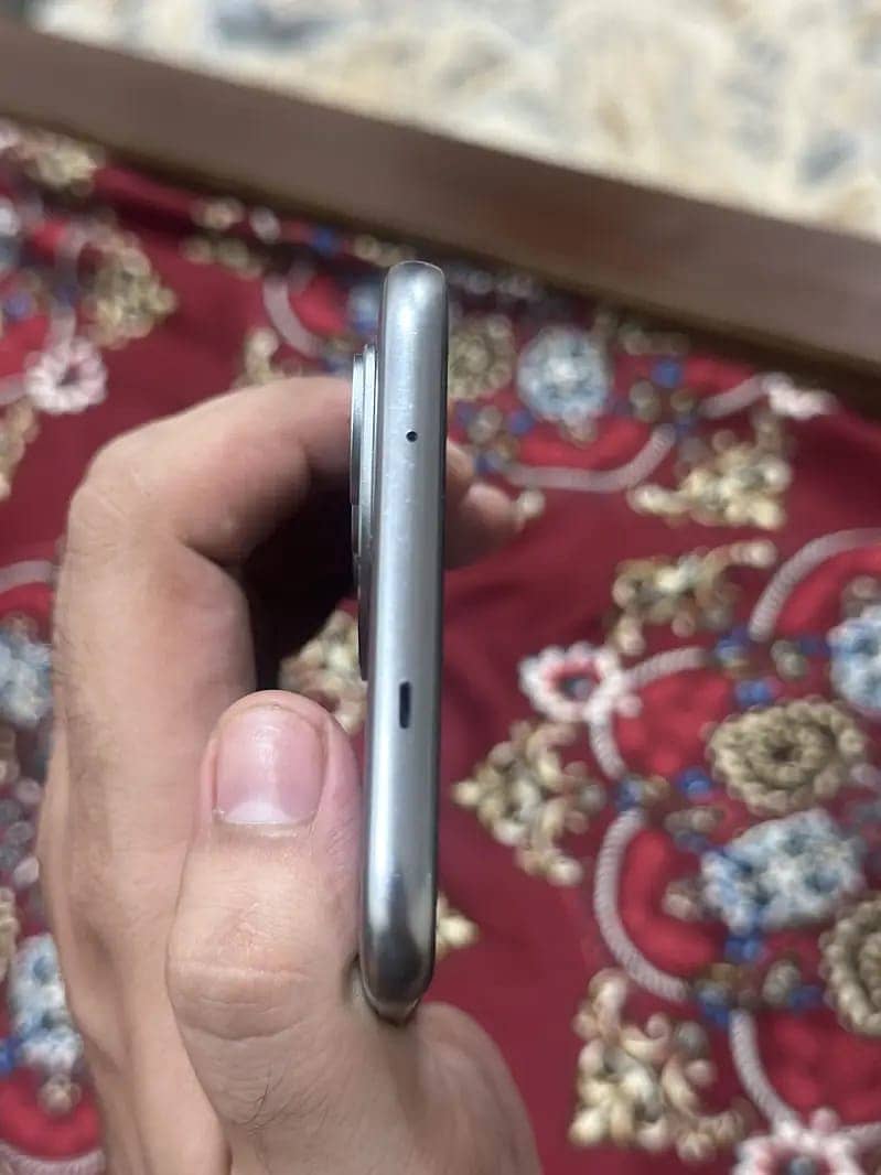 Tecno Spark 40 pro plus 3