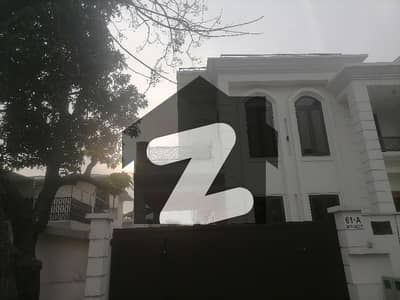 700 Square Yards House In F-7 Is Available For Rent