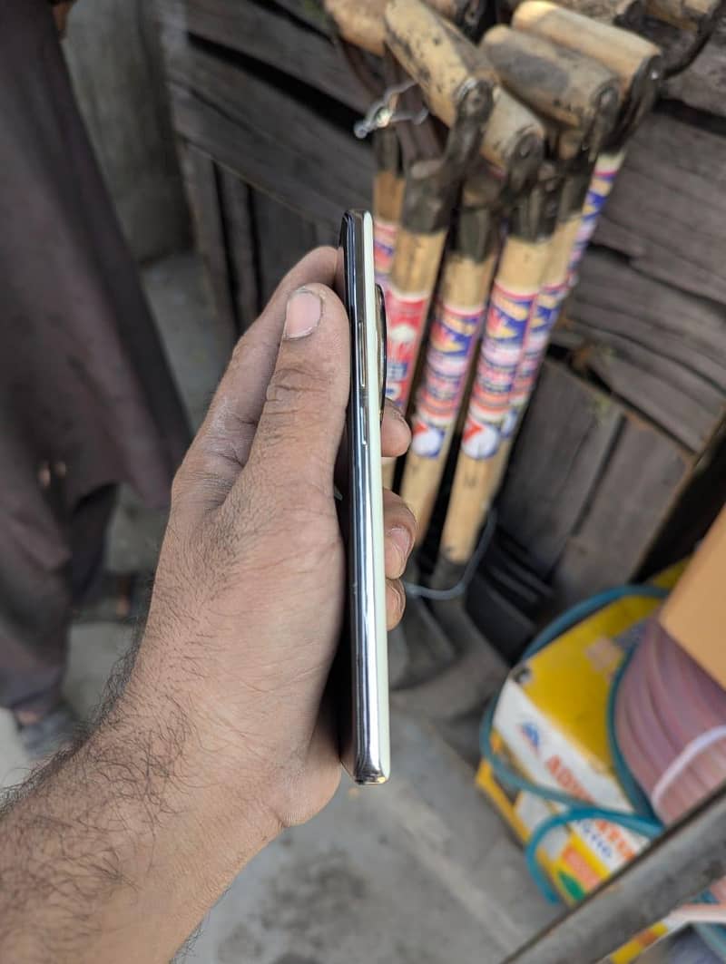 Realme 12 Pro Plus 3