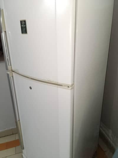 Dawlance freezer ok cadition ma han