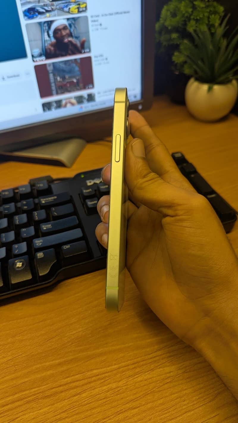 Apple iPhone 12 5