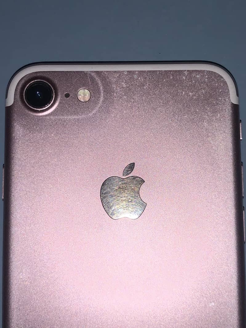 Apple iPhone 7 2