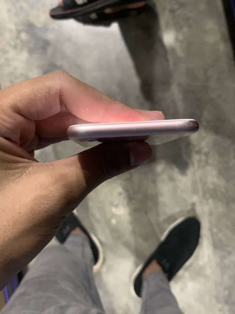 Apple iPhone 7 4