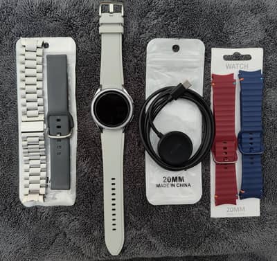 Samsung Watch6 Classic (LTE) / 43 mm / Silver Colour / 2GB - 16GB