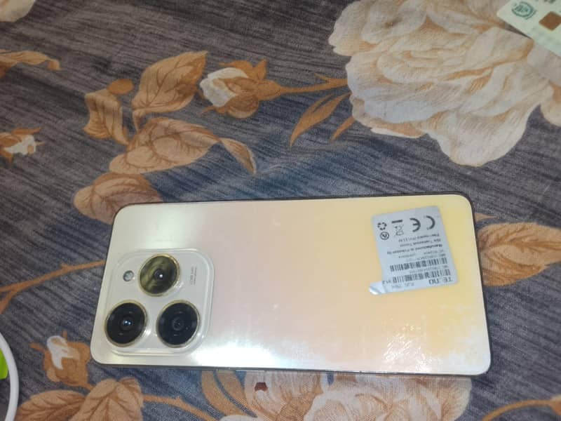 Tecno Spark 20 Pro 0