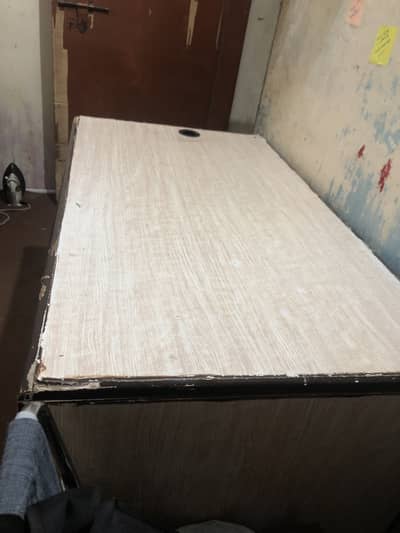 10/7condition all okay no damage Bank counter