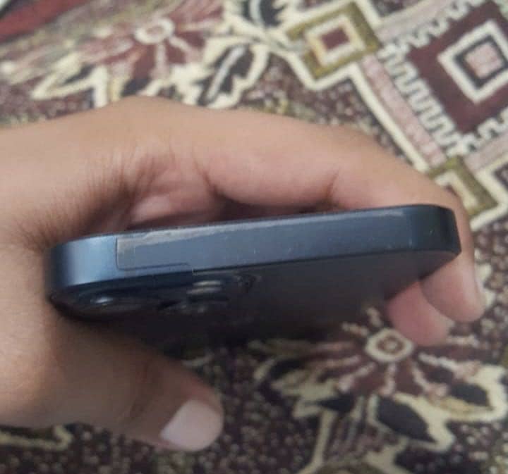 Apple iPhone 13 3