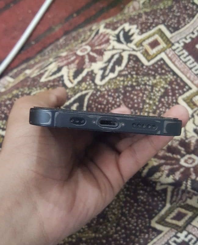 Apple iPhone 13 9