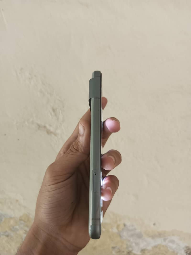 Google Pixel 8 4