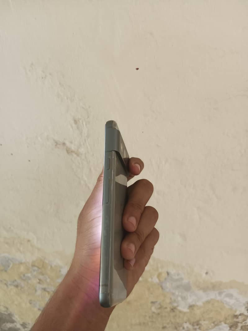 Google Pixel 8 5