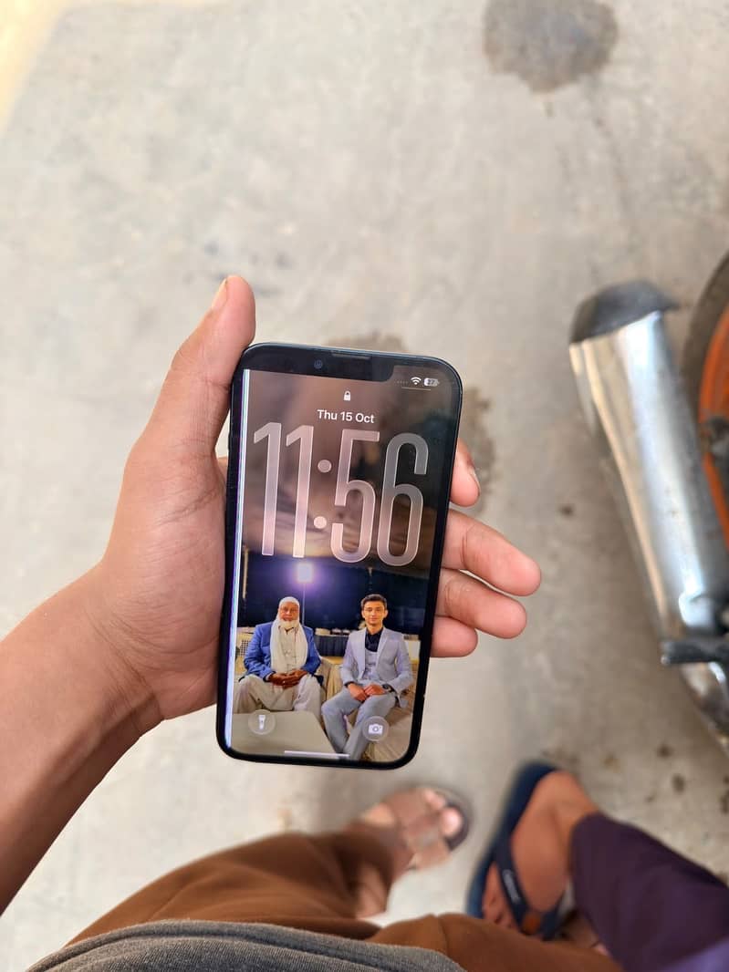 Apple iPhone 13 1