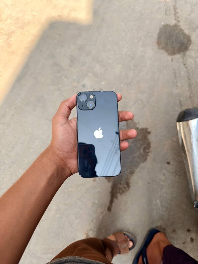 Apple iPhone 13 4
