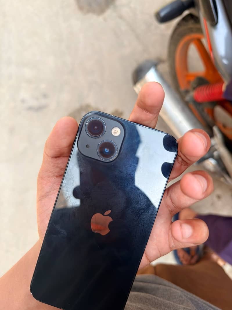 Apple iPhone 13 5