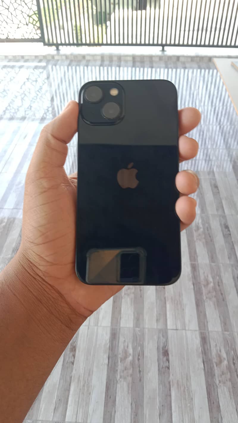 Apple iPhone 13 0