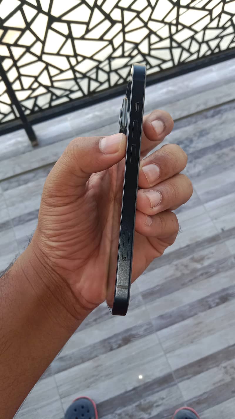 Apple iPhone 13 3