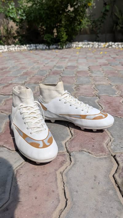 football shoes cleats