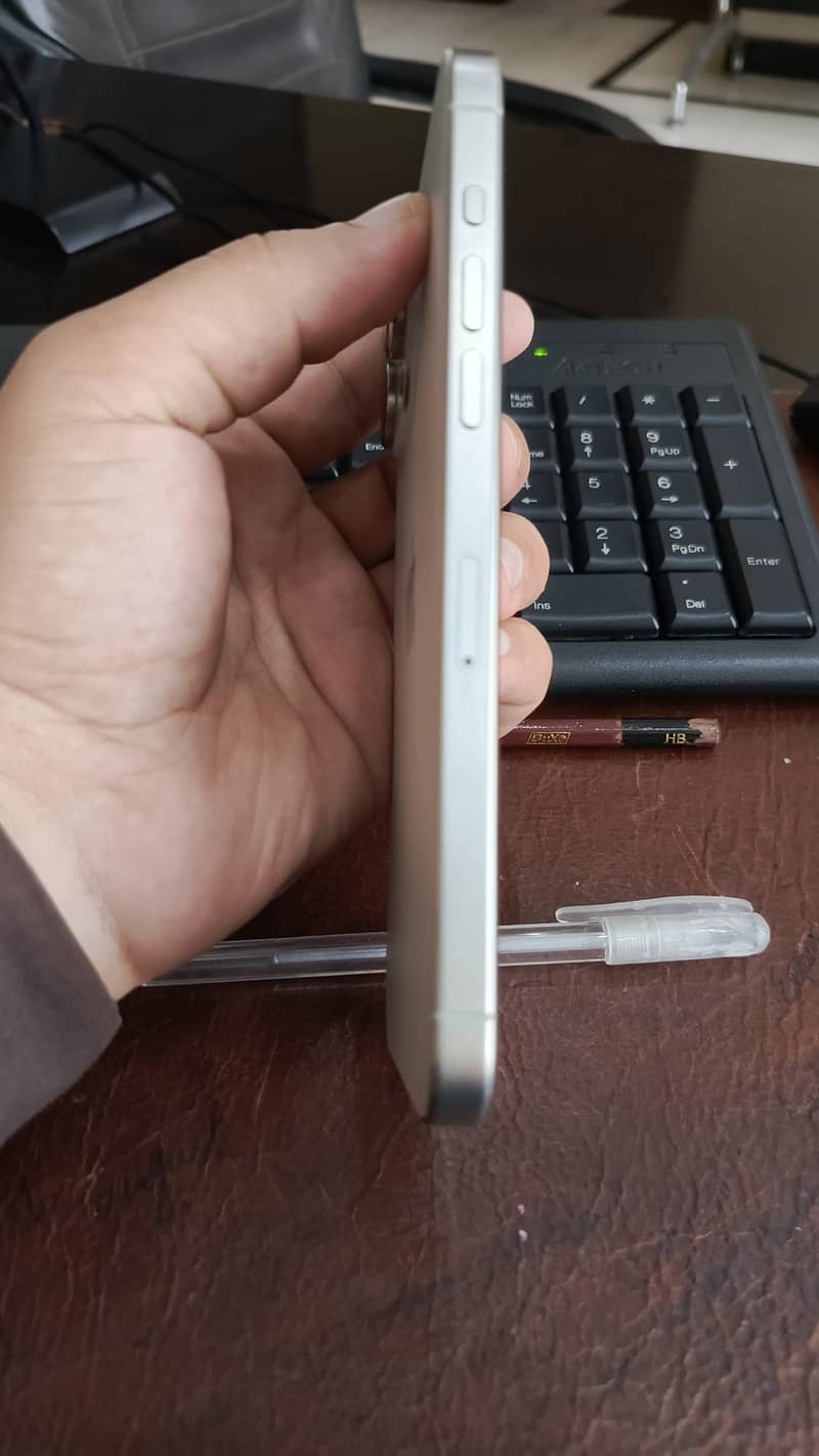 Apple iPhone 15 Pro Max 5