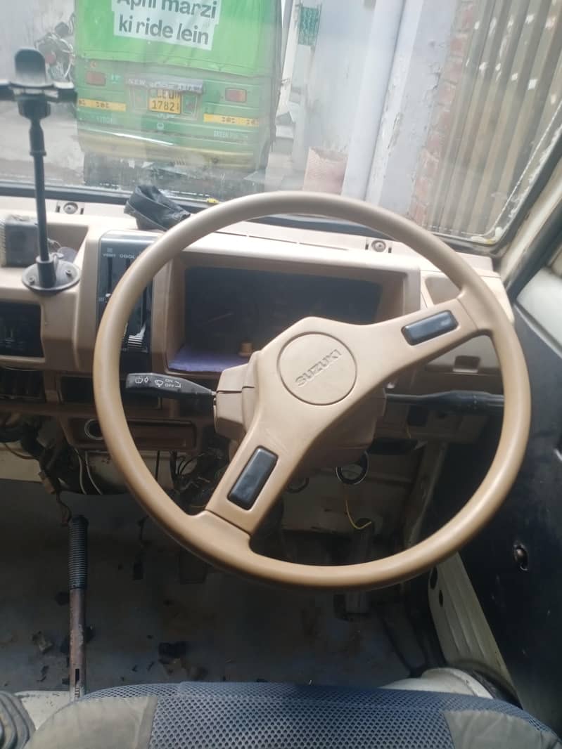 Suzuki Bolan 1990 2