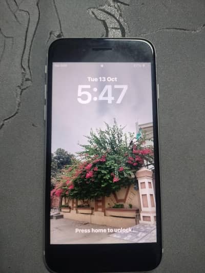 Apple iPhone SE