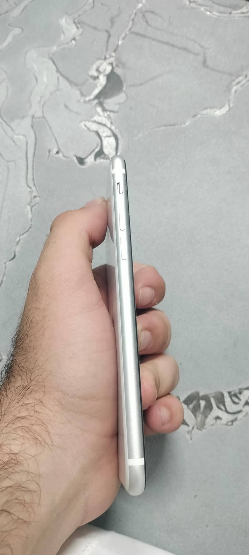Apple iPhone SE 128 gb battery health 77 all ok 2