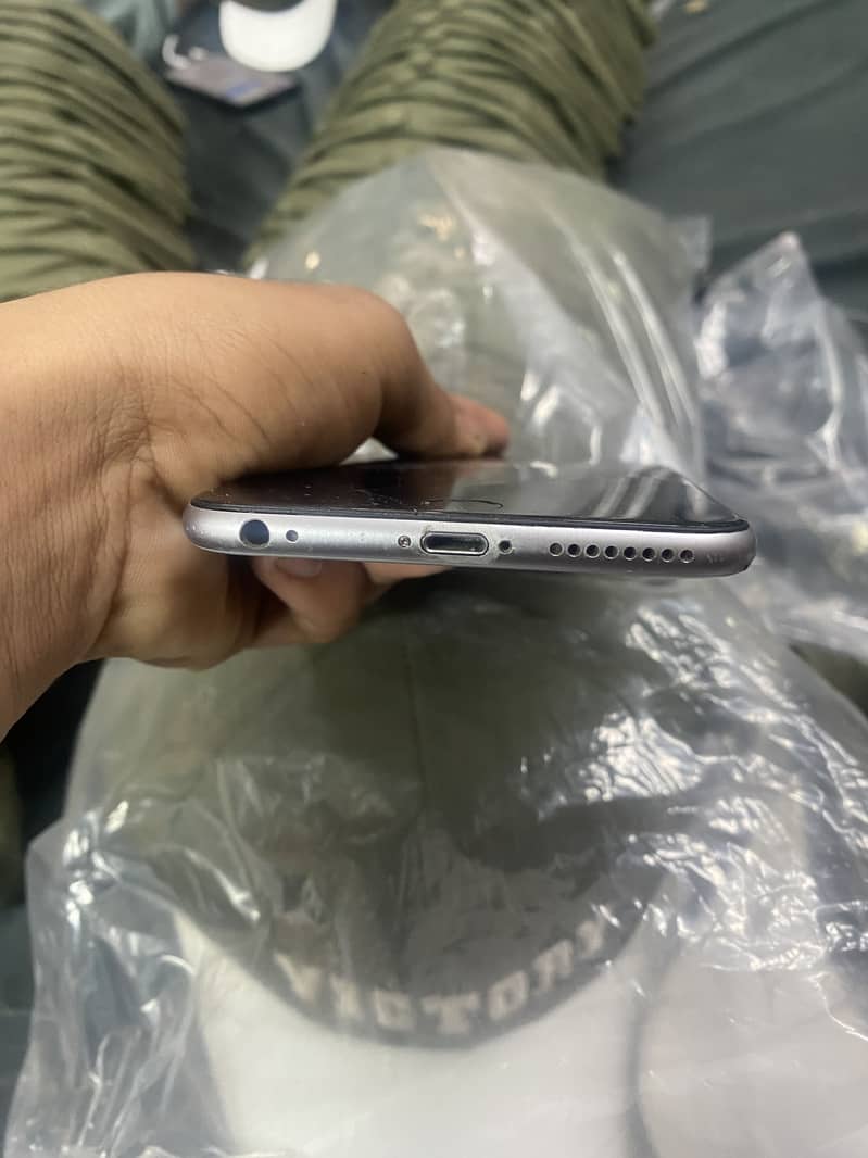 Apple iPhone 6S Plus 0