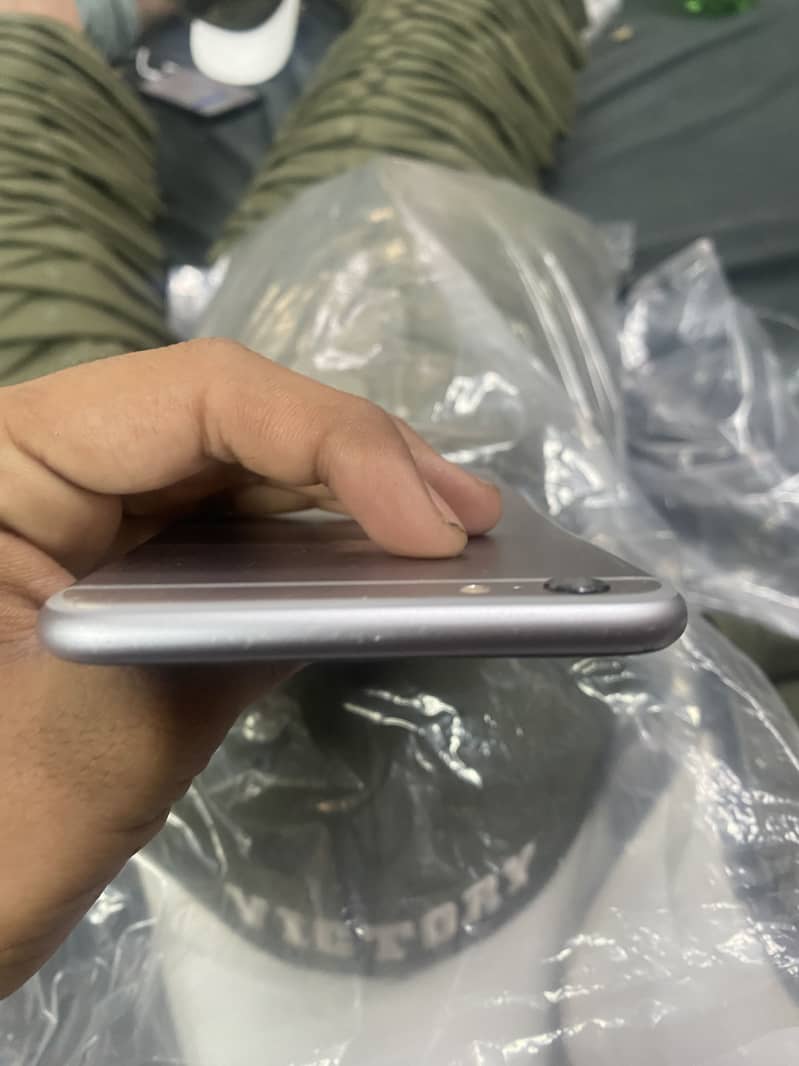 Apple iPhone 6S Plus 5